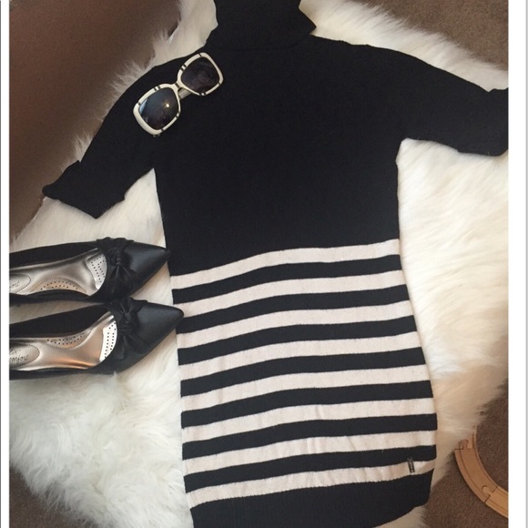 Guess Sweaters - Guess Black and White Fitted Striped Sweater!